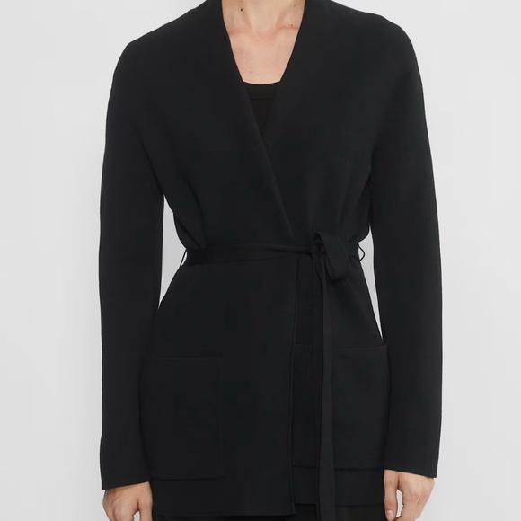 Aritzia Ty Short Cardigan (black - S) - Picture 5 of 7